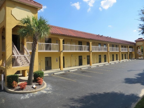 Fairview Inn & Suites Mobile image 23